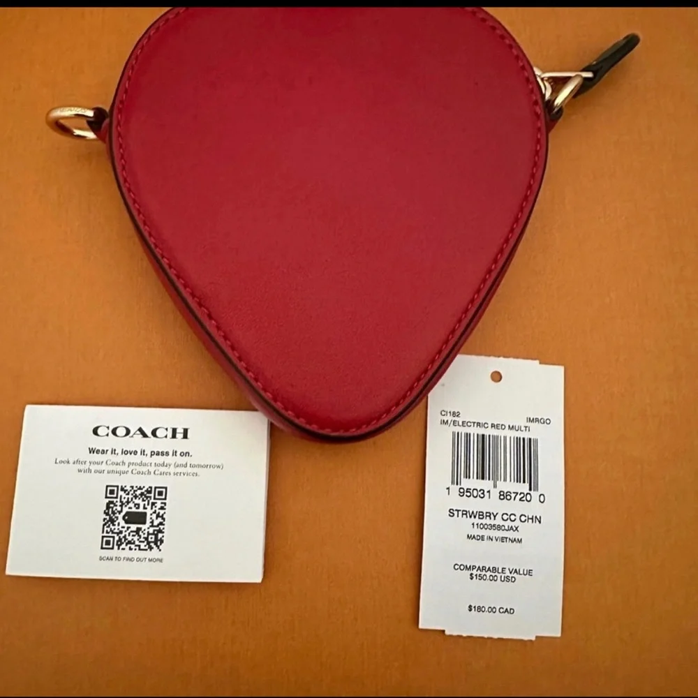❤️❤️❤️NEW Coach heart/strawberry shaped coin case/wallet on a chain ❤️❤️❤️ - Picture 5 of 12